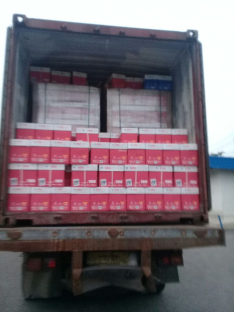 Pengiriman mandiri yasa logistik kontainer